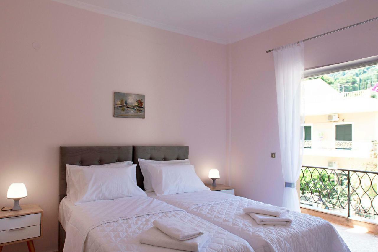 T8 Apartment On The Beach Benitses  Exterior foto